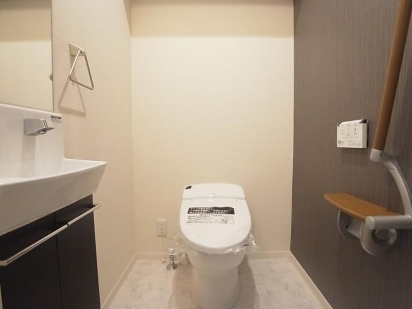  近鉄難波線・奈良線/学園前駅 徒歩15分 1階 築9年