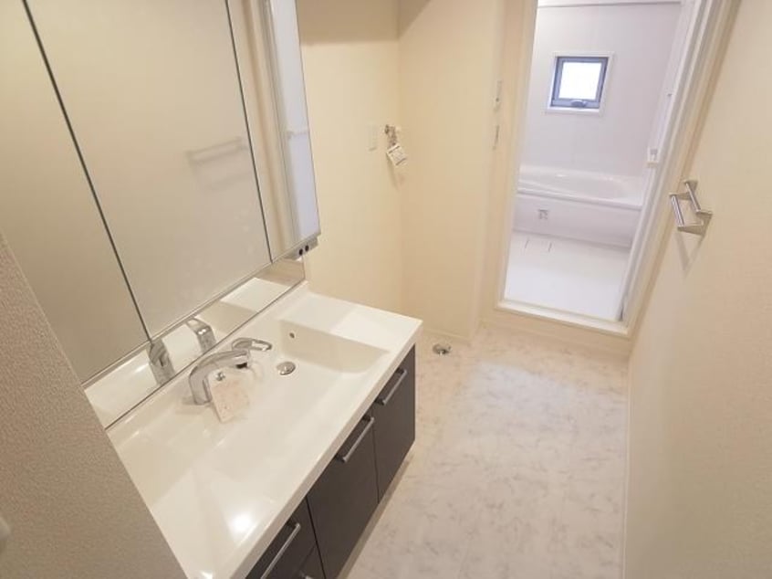  近鉄難波線・奈良線/学園前駅 徒歩15分 1階 築9年