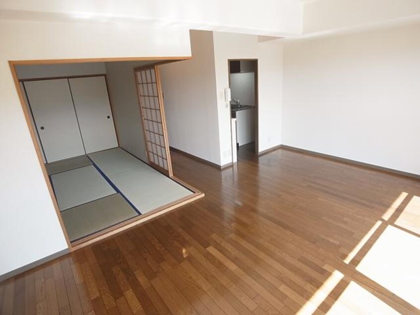  近鉄難波線・奈良線/学園前駅 徒歩24分 4階 築31年