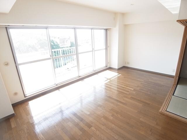  近鉄難波線・奈良線/学園前駅 徒歩24分 4階 築31年