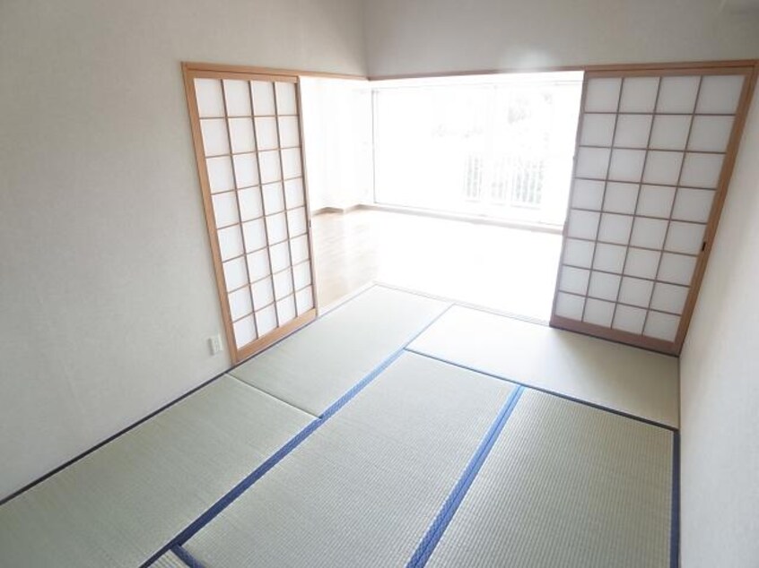  近鉄難波線・奈良線/学園前駅 徒歩24分 4階 築31年