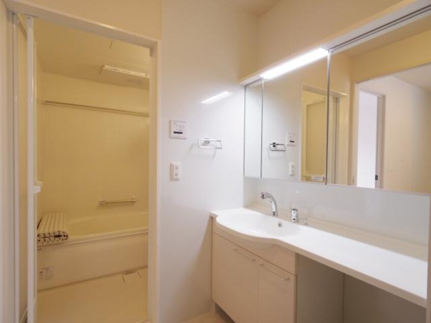  近鉄難波線・奈良線/菖蒲池駅 徒歩27分 1階 築8年