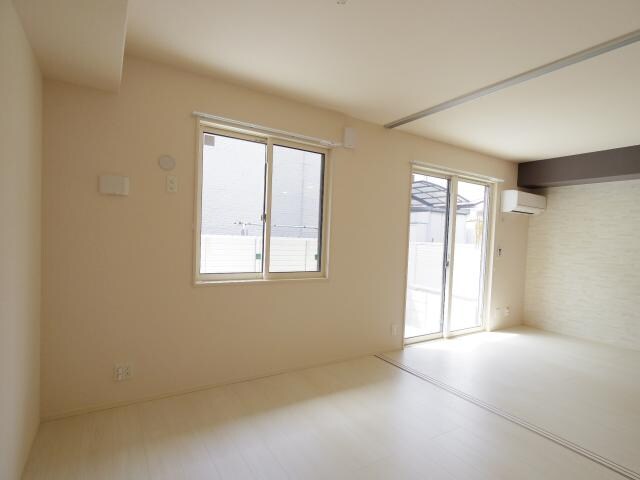  近鉄難波線・奈良線/菖蒲池駅 徒歩27分 1階 築8年