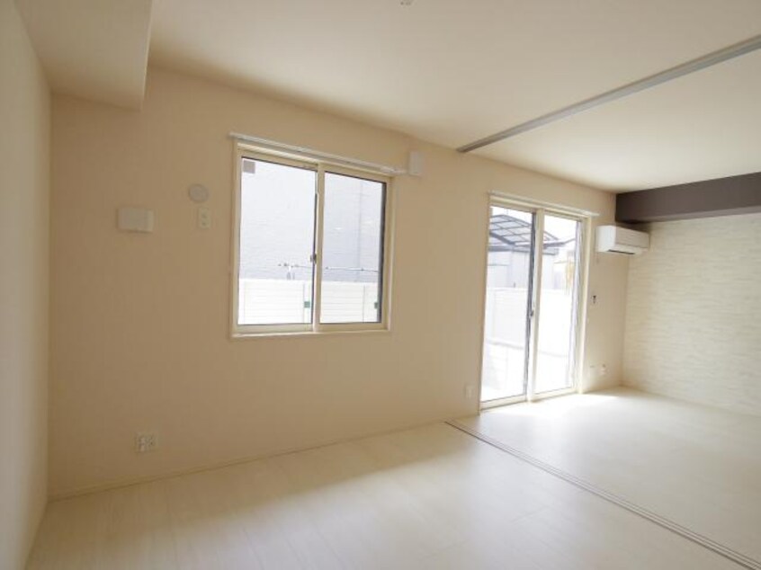  近鉄難波線・奈良線/菖蒲池駅 徒歩27分 1階 築8年