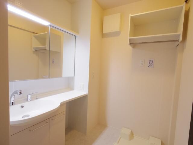  近鉄難波線・奈良線/菖蒲池駅 徒歩27分 1階 築8年