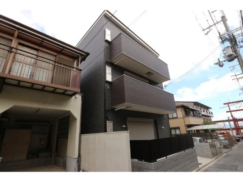  近鉄難波線・奈良線/学園前駅 徒歩10分 1階 築6年