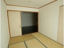  近鉄難波線・奈良線/学園前駅 バス5分奈良国際ゴルフ場下車:停歩1分 1-2階 築15年