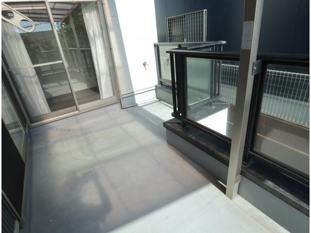  近鉄難波線・奈良線/学園前駅 バス5分奈良国際ゴルフ場下車:停歩1分 1-2階 築15年