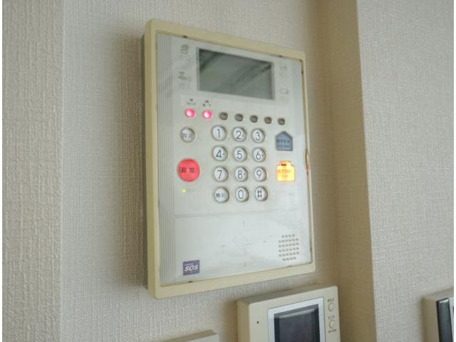  近鉄難波線・奈良線/学園前駅 バス5分奈良国際ゴルフ場下車:停歩1分 1-2階 築15年
