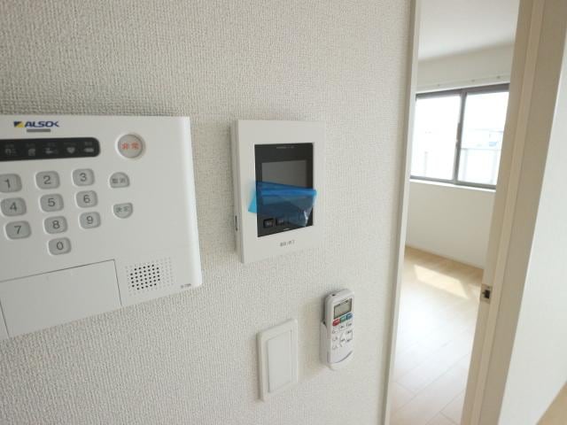  近鉄難波線・奈良線/学園前駅 バス7分中山町西一丁目下車:停歩6分 1階 築4年