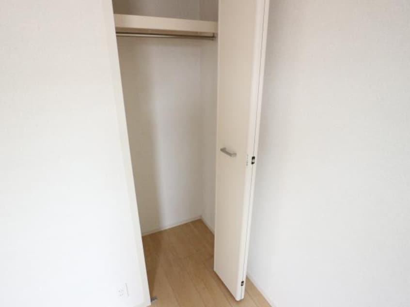  近鉄難波線・奈良線/学園前駅 バス7分中山町西一丁目下車:停歩6分 1階 築4年