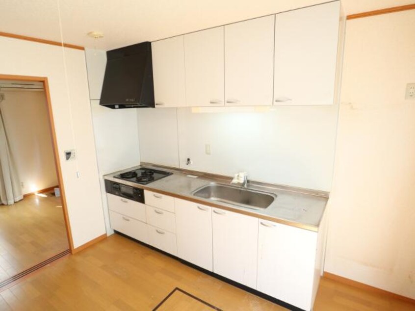  近鉄難波線・奈良線/学園前駅 バス13分六条西・緑町下車:停歩2分 1-2階 築17年