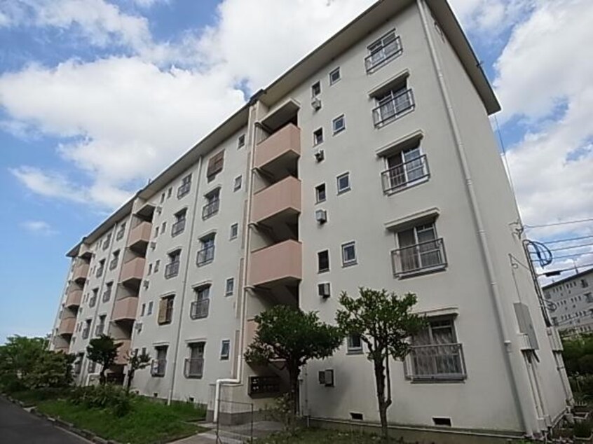  近鉄難波線・奈良線/富雄駅 徒歩20分 3階 築58年