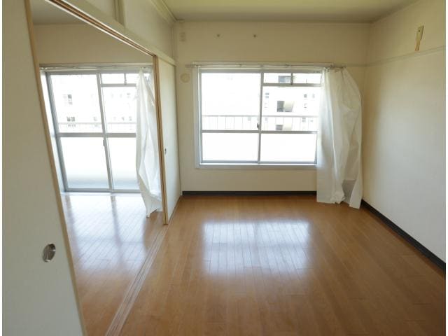  近鉄難波線・奈良線/富雄駅 徒歩20分 3階 築58年