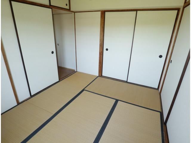  近鉄難波線・奈良線/富雄駅 徒歩20分 3階 築58年