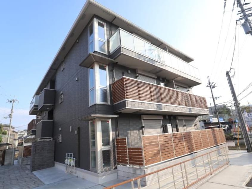  近鉄難波線・奈良線/学園前駅 バス6分藤の木台1丁目下車:停歩7分 2階 築3年