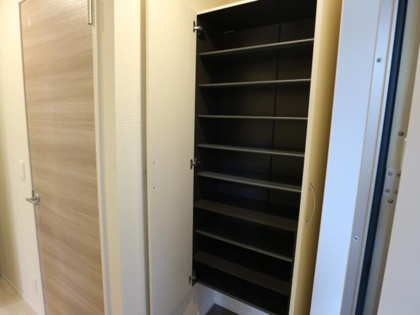  近鉄難波線・奈良線/学園前駅 バス6分藤の木台1丁目下車:停歩7分 2階 築3年