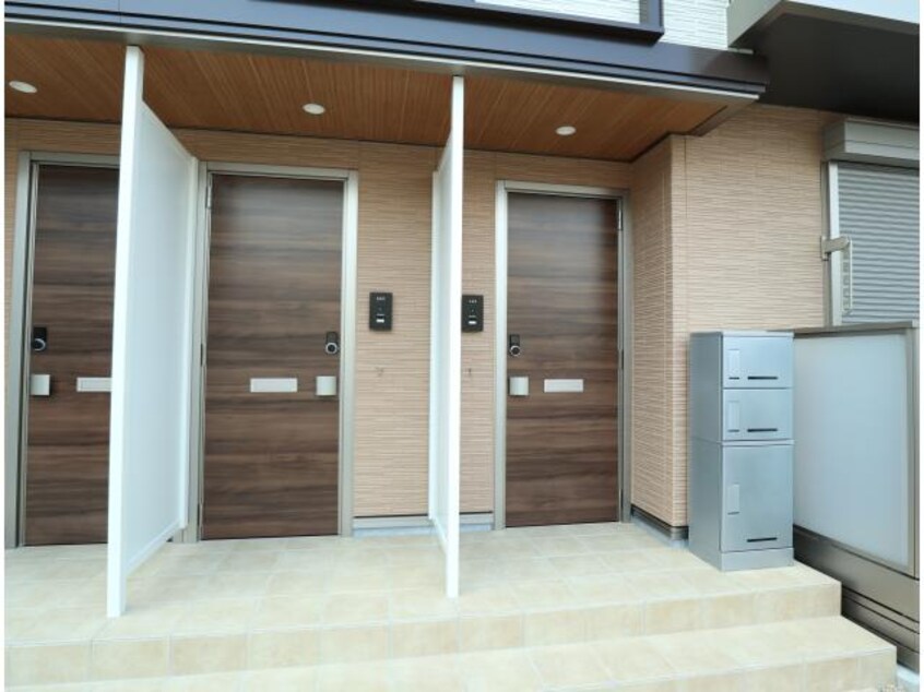  近鉄難波線・奈良線/富雄駅 徒歩11分 2階 築2年