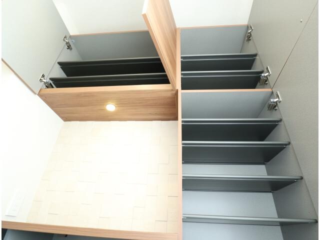  近鉄難波線・奈良線/富雄駅 徒歩11分 2階 築2年