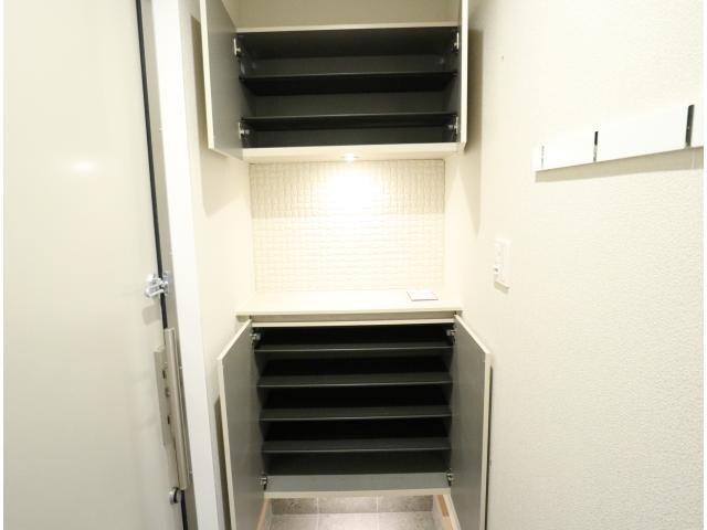  近鉄難波線・奈良線/大和西大寺駅 バス14分平城中山北口下車:停歩2分 1階 築2年