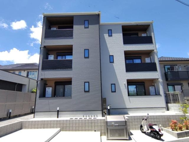  近鉄難波線・奈良線/学園前駅 徒歩8分 3階 築1年