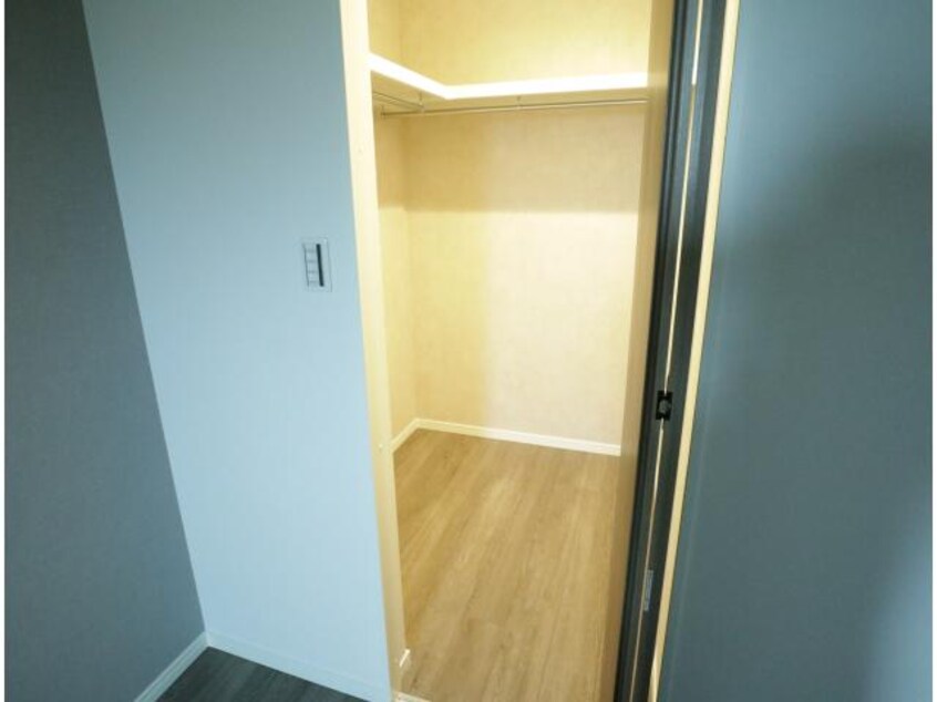  近鉄難波線・奈良線/学園前駅 徒歩8分 3階 築1年