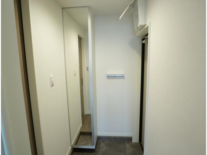  近鉄難波線・奈良線/学園前駅 徒歩8分 3階 築1年