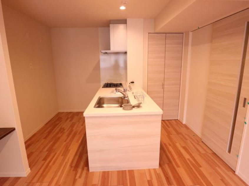  近鉄難波線・奈良線/学園前駅 徒歩6分 2階 築1年