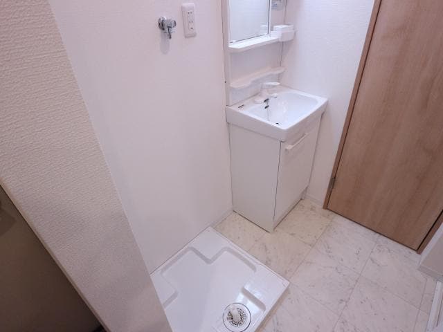  近鉄難波線・奈良線/富雄駅 徒歩3分 1階 1年未満