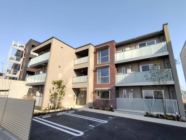  近鉄難波線・奈良線/学園前駅 徒歩6分 1階 1年未満