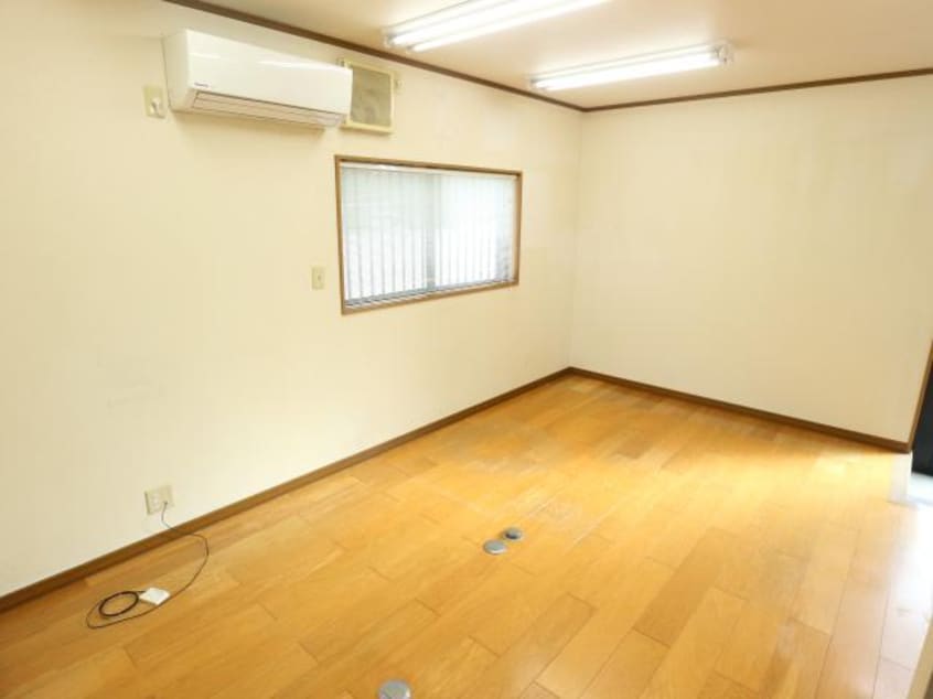  近鉄難波線・奈良線/学園前駅 バス8分中山町西二丁目下車:停歩4分 1階 築21年