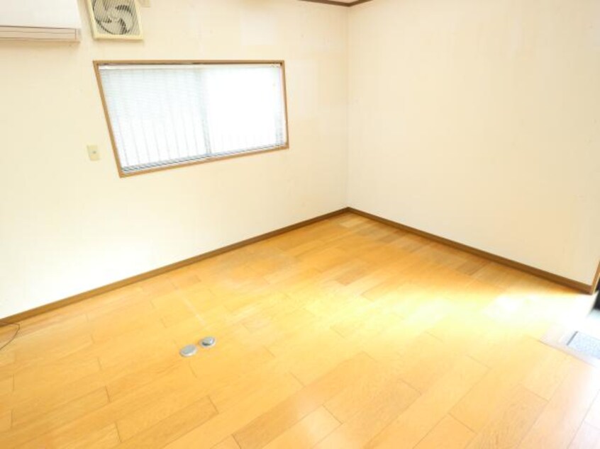  近鉄難波線・奈良線/学園前駅 バス8分中山町西二丁目下車:停歩4分 1階 築21年