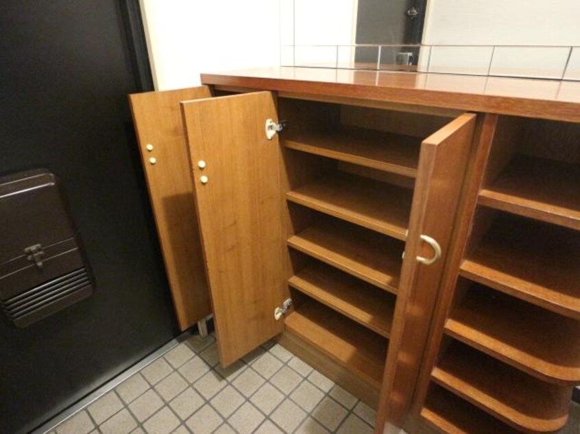  近鉄難波線・奈良線/学園前駅 徒歩10分 2階 築35年