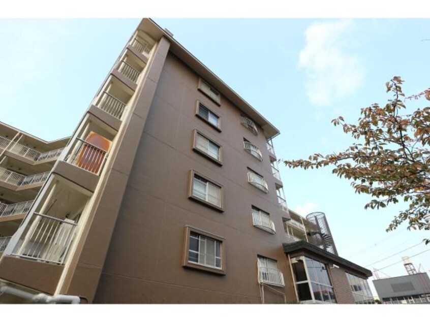  近鉄難波線・奈良線/学園前駅 バス7分奈良国際ゴルフ場前下車:停歩3分 5階 築46年