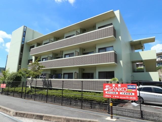  近鉄難波線・奈良線/生駒駅 バス7分松美台下車:停歩1分 1階 築36年