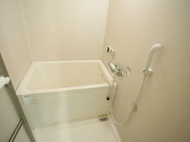  近鉄難波線・奈良線/生駒駅 バス7分松美台下車:停歩1分 1階 築36年
