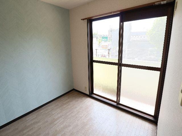  近鉄難波線・奈良線/生駒駅 バス7分松美台下車:停歩1分 1階 築36年