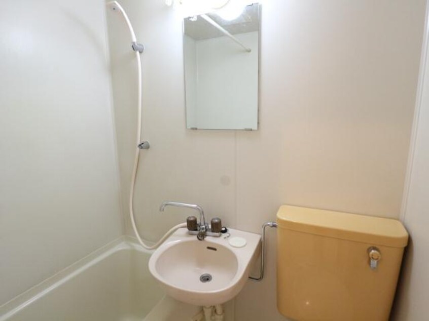  近鉄難波線・奈良線/生駒駅 徒歩10分 2階 築33年