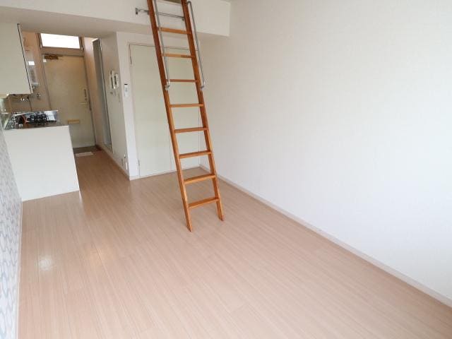  近鉄難波線・奈良線/生駒駅 徒歩10分 2階 築33年