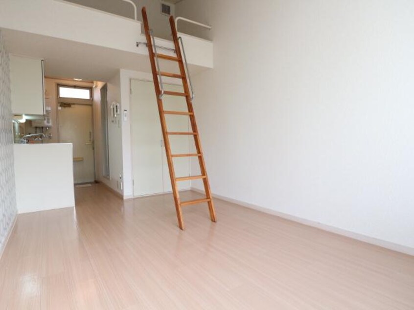  近鉄難波線・奈良線/生駒駅 徒歩10分 2階 築33年