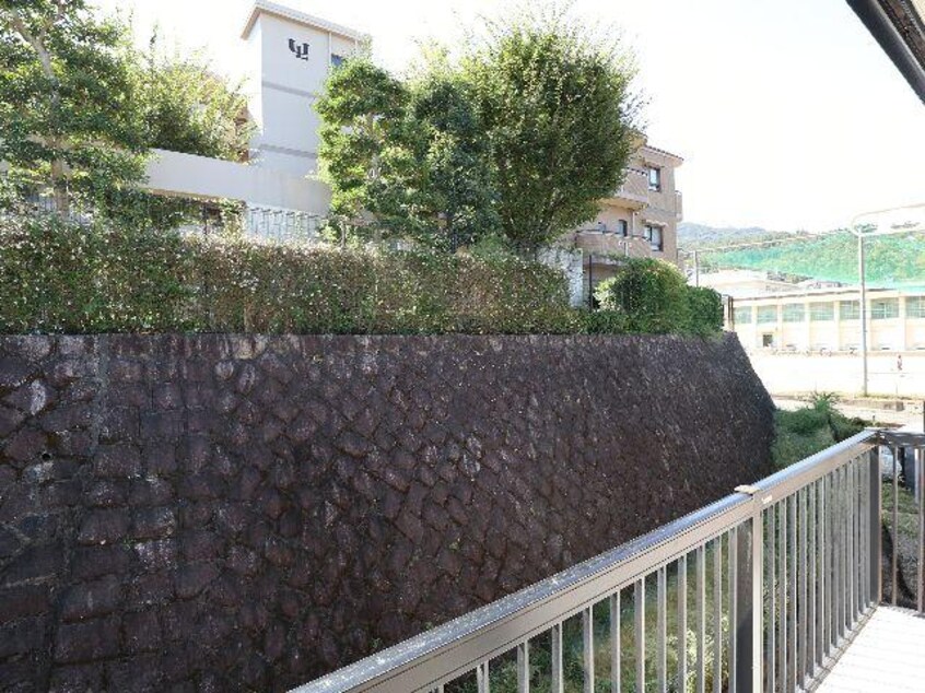  近鉄難波線・奈良線/生駒駅 徒歩11分 1階 築26年
