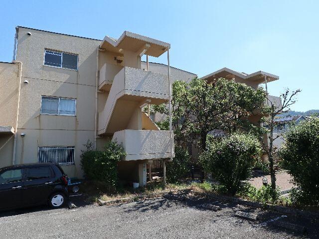  近鉄難波線・奈良線/生駒駅 バス9分喜里ヶ丘南口下車:停歩1分 2階 築28年