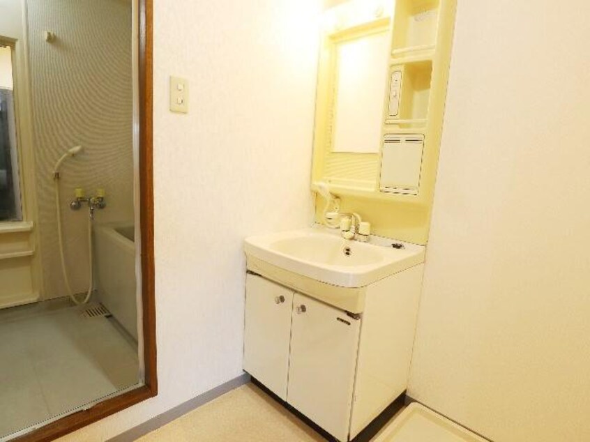  近鉄難波線・奈良線/生駒駅 バス9分喜里ヶ丘南口下車:停歩1分 2階 築28年