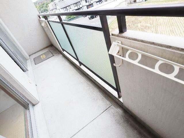  近鉄難波線・奈良線/生駒駅 バス9分喜里ヶ丘南口下車:停歩1分 2階 築28年