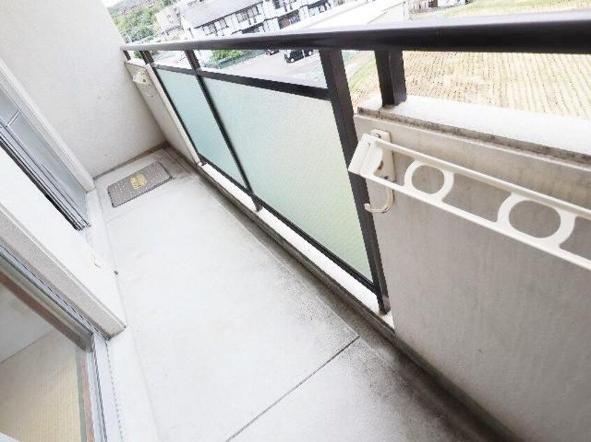  近鉄難波線・奈良線/生駒駅 バス9分喜里ヶ丘南口下車:停歩1分 2階 築28年