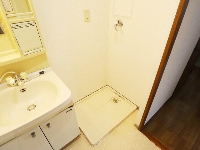  近鉄難波線・奈良線/生駒駅 バス9分喜里ヶ丘南口下車:停歩1分 2階 築28年