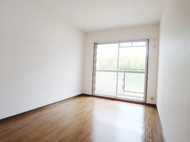  近鉄難波線・奈良線/生駒駅 バス9分喜里ヶ丘南口下車:停歩1分 2階 築28年