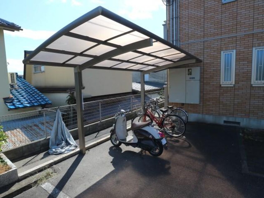  近鉄難波線・奈良線/生駒駅 徒歩8分 1階 築18年