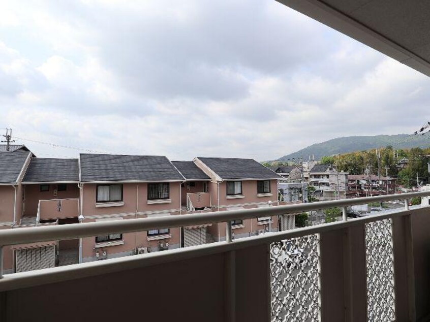  近鉄難波線・奈良線/東生駒駅 徒歩15分 2階 築33年