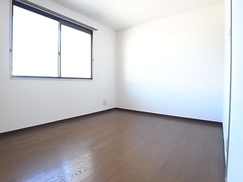  近鉄難波線・奈良線/東生駒駅 バス8分さつき台１丁目下車:停歩6分 1-2階 築32年